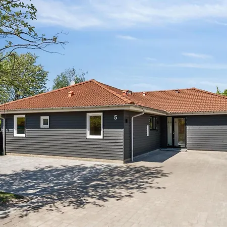 Ferienhaus Eunice - 850m From The Sea By Interhome