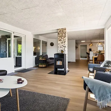 Eunice - 850m From The Sea By Interhome * Glesborg